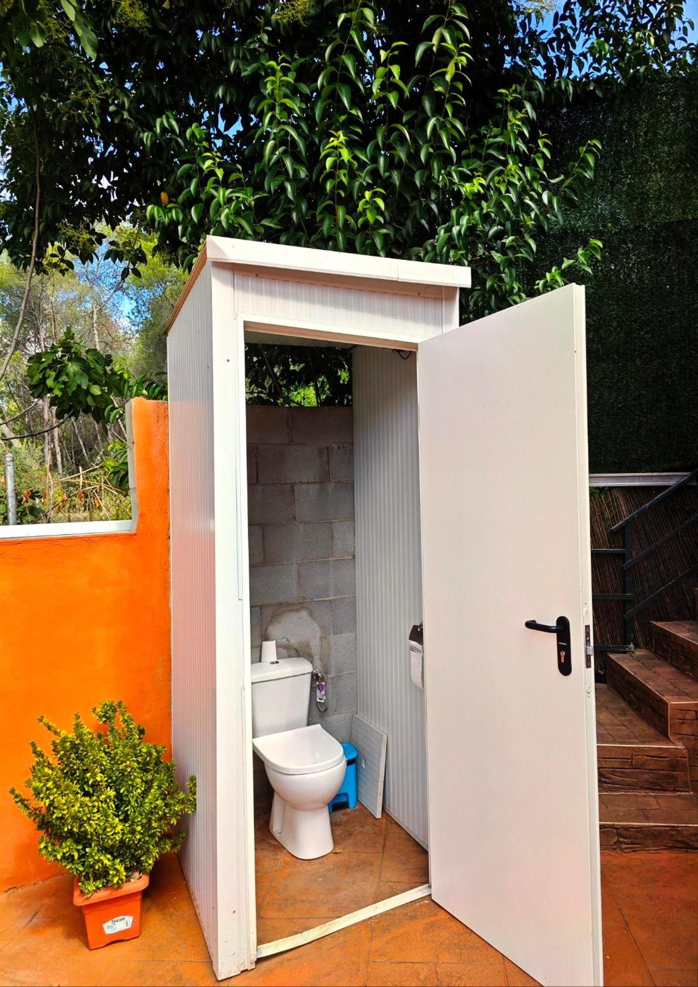 Relax House Barcelone Villa Sant Esteve Sesrovires Exterior photo