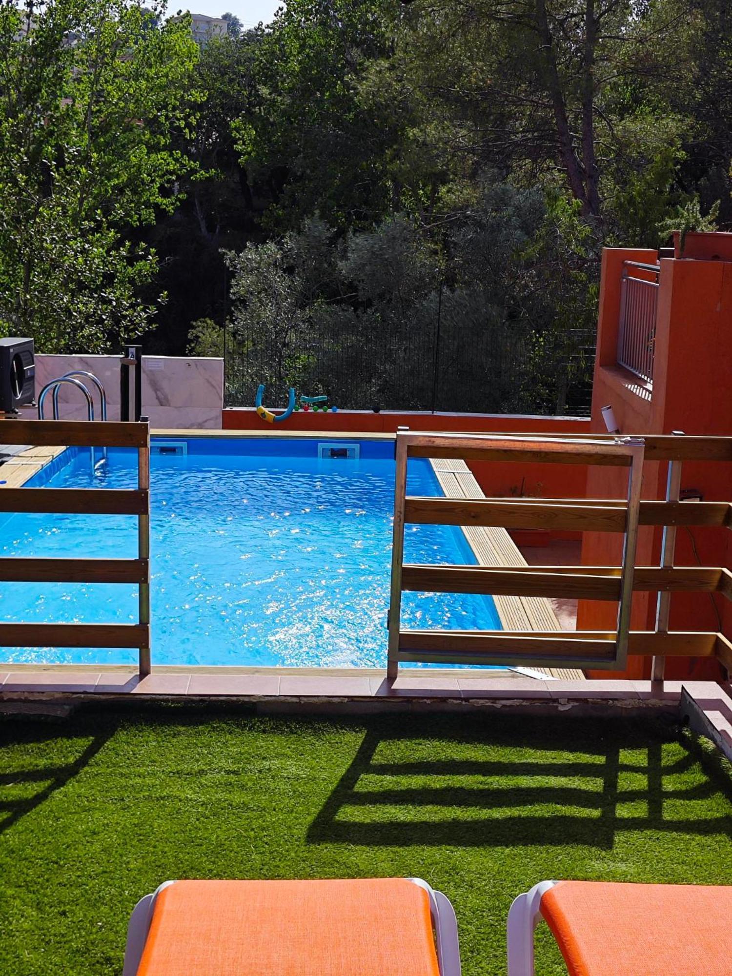 Relax House Barcelone Villa Sant Esteve Sesrovires Exterior photo